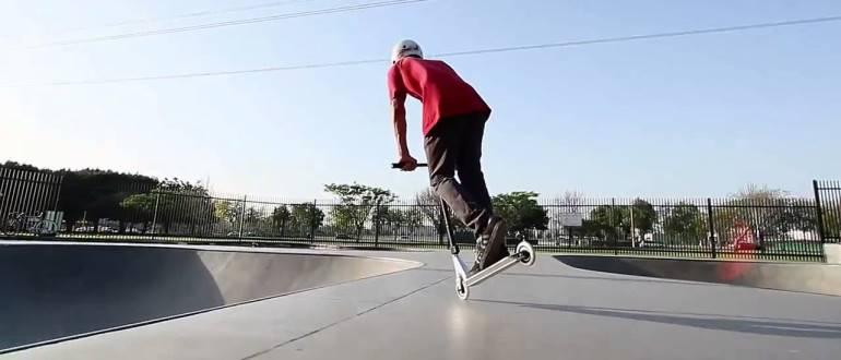 Ноуз мэнуал на трюковом самокате Ноуз мэнуал на трюковом самокате