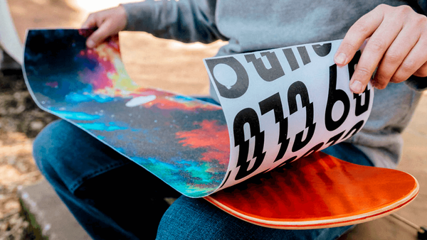 Как наклеить шкурку на скейт?