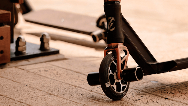 Как снять колёса с трюкового самоката? Как снять колёса с трюкового самоката?